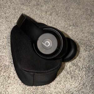 Beats Studio Pro Black